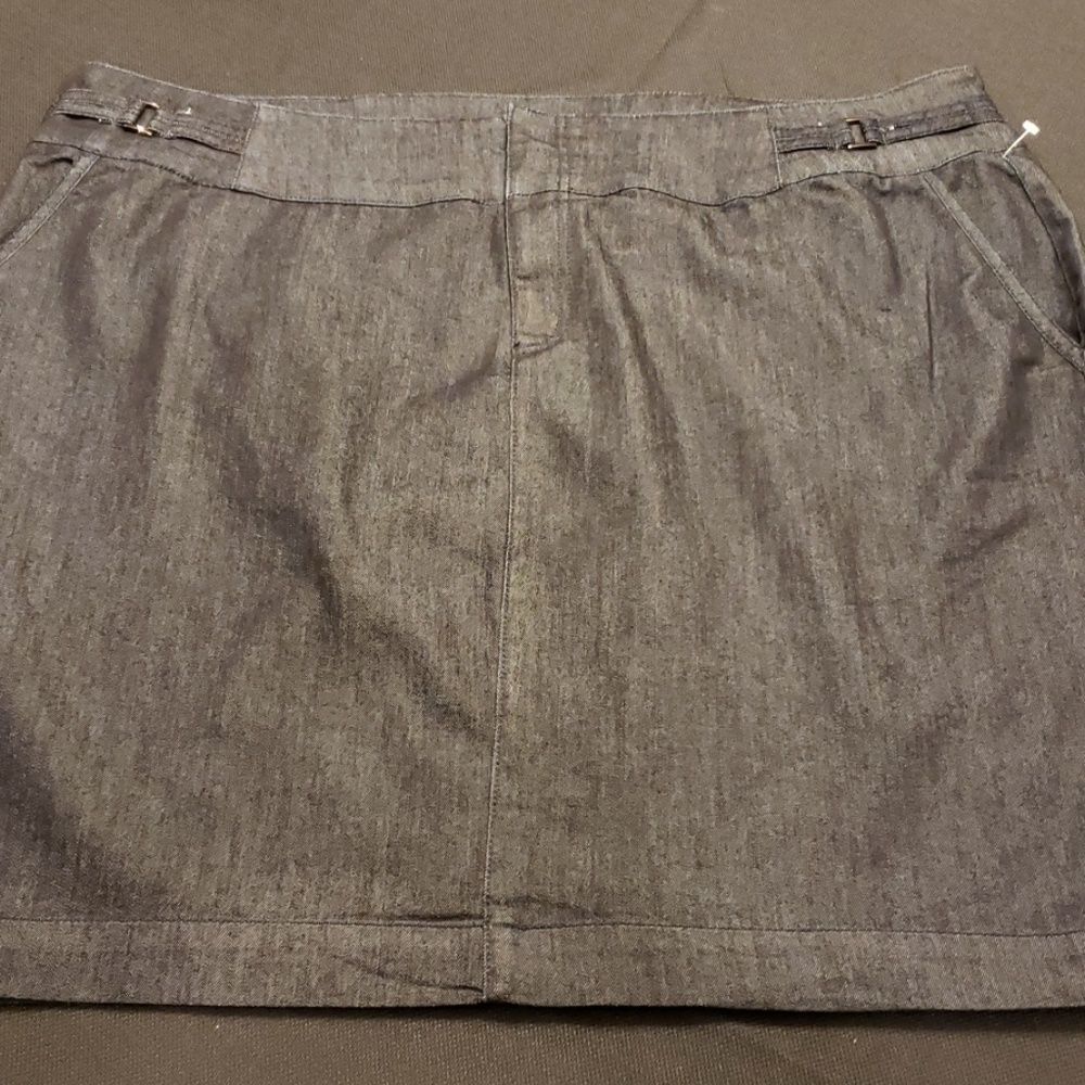 NWOT Roz & Ali Denim Skirt